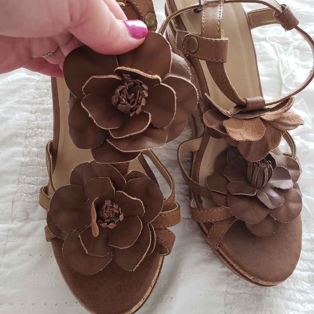 Tan and brown wedges size 8